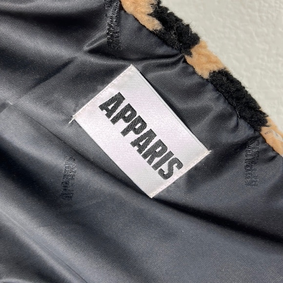 Apparis Tanvi Scarf Teddy Leopard Scarf - Picture 7 of 9